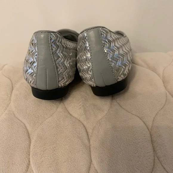 Isaac Mizrahi weaved loafer - Picture 2 of 4